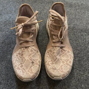 Adidas Women's Running Sneaker eBoost Pink Knit Tongueless Size 9.5